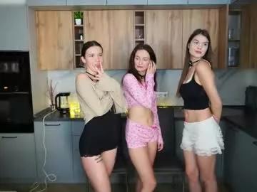 Unleash your urge for fetish cams livestreamers with our pick of steaming hot models, versed in the art of seduction and indulgence.