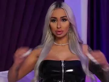 Unleash your urge for fetish cams livestreamers with our pick of steaming hot models, versed in the art of seduction and indulgence.