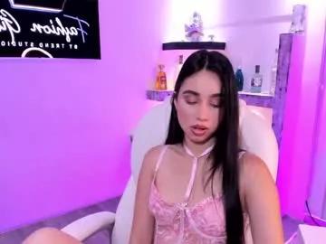 hollyhudson_ from Chaturbate