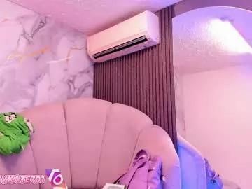 Unleash your urge for fetish cams livestreamers with our pick of steaming hot models, versed in the art of seduction and indulgence.
