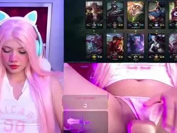 Unleash your urge for fetish cams livestreamers with our pick of steaming hot models, versed in the art of seduction and indulgence.