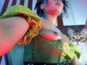 Unleash your urge for fetish cams livestreamers with our pick of steaming hot models, versed in the art of seduction and indulgence.