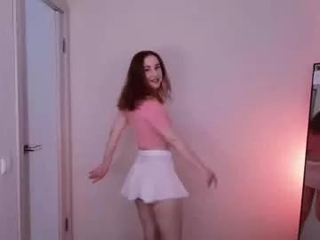 little_pretty_woman from Chaturbate is Freechat