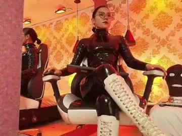 Unleash your urge for fetish cams livestreamers with our pick of steaming hot models, versed in the art of seduction and indulgence.