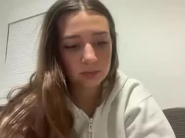 starqueenieee from Chaturbate is Freechat