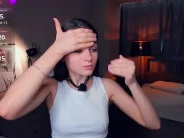 synne_glows from Chaturbate is Freechat