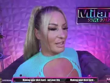 Unleash your urge for fetish cams livestreamers with our pick of steaming hot models, versed in the art of seduction and indulgence.