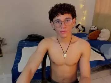 tom_blue10 from Chaturbate is Freechat