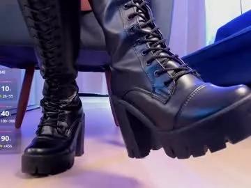 Unleash your urge for fetish cams livestreamers with our pick of steaming hot models, versed in the art of seduction and indulgence.