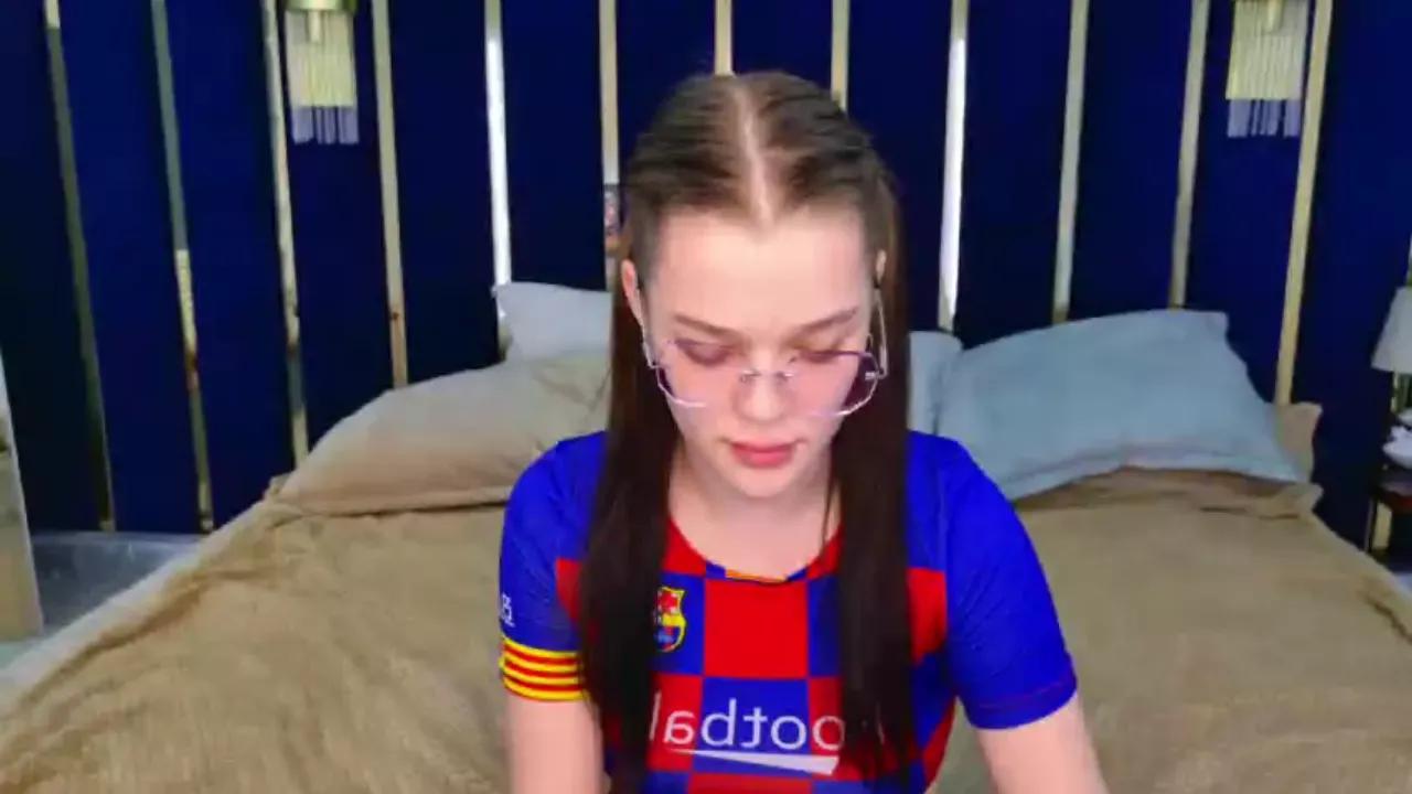 Photos of ginablooms from Cherry is Freechat