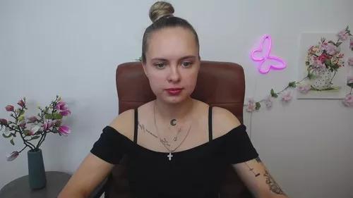 khaleesimoon from Cherry is Freechat