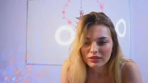 mattieandrews from Cherry is Freechat