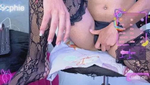 sophiehuntress from Cherry is Freechat
