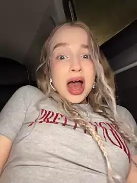 -teenytiny- from StripChat is Freechat