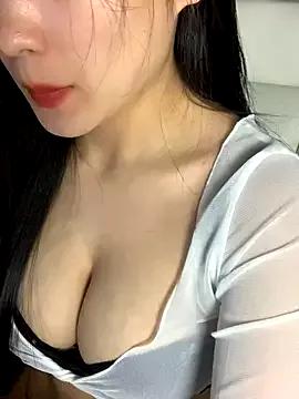 ___Lily___ from StripChat is Freechat