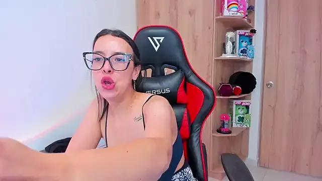 Unleash your urge for fetish cams livestreamers with our pick of steaming hot models, versed in the art of seduction and indulgence.