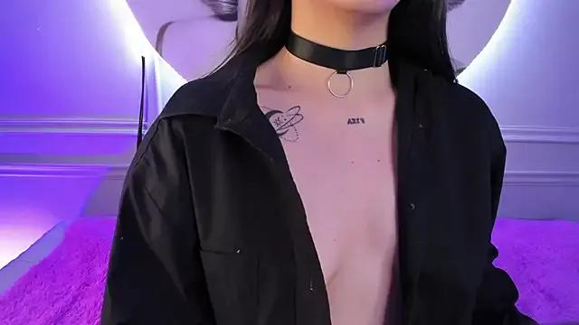 Unleash your urge for fetish cams livestreamers with our pick of steaming hot models, versed in the art of seduction and indulgence.