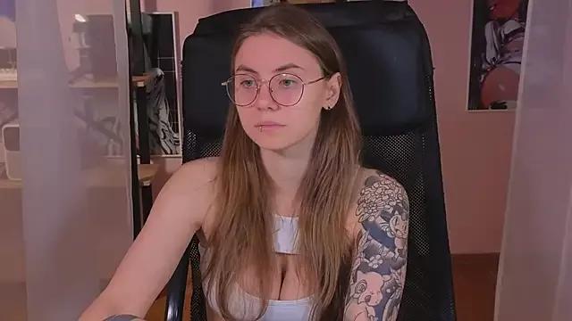 Unleash your urge for fetish cams livestreamers with our pick of steaming hot models, versed in the art of seduction and indulgence.