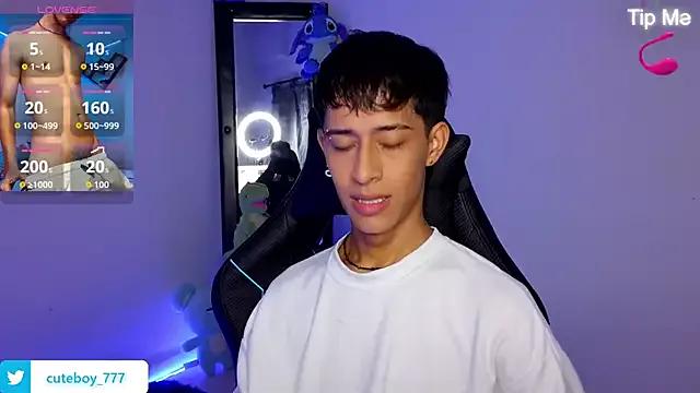 Unleash your urge for fetish cams livestreamers with our pick of steaming hot models, versed in the art of seduction and indulgence.