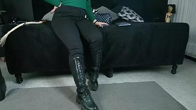 Unleash your urge for fetish cams livestreamers with our pick of steaming hot models, versed in the art of seduction and indulgence.