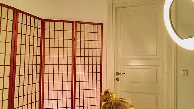 _Legally_Blonde_ from StripChat is Freechat
