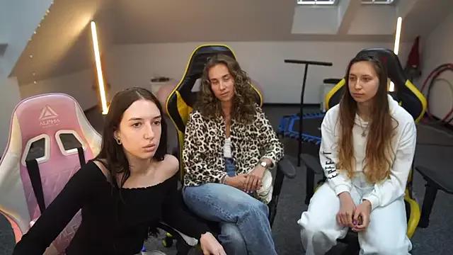 Unleash your urge for fetish cams livestreamers with our pick of steaming hot models, versed in the art of seduction and indulgence.