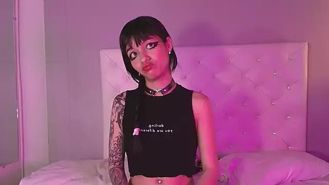Unleash your urge for fetish cams livestreamers with our pick of steaming hot models, versed in the art of seduction and indulgence.