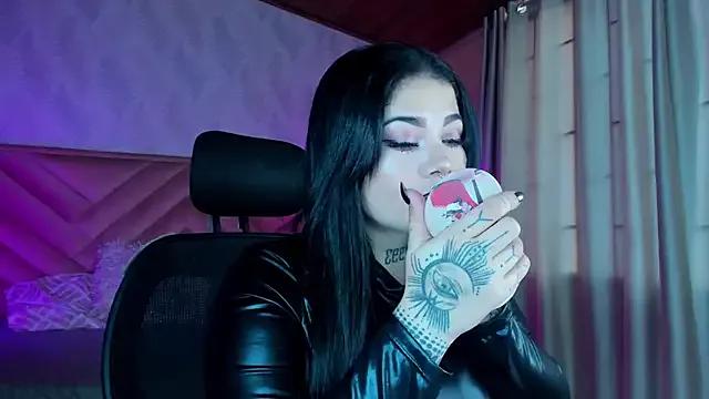 Unleash your urge for fetish cams livestreamers with our pick of steaming hot models, versed in the art of seduction and indulgence.