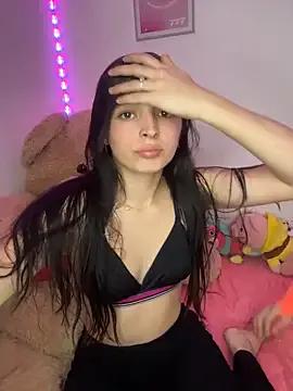 Unleash your urge for fetish cams livestreamers with our pick of steaming hot models, versed in the art of seduction and indulgence.