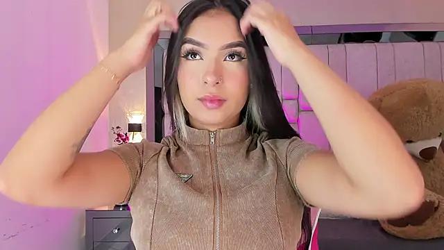Unleash your urge for fetish cams livestreamers with our pick of steaming hot models, versed in the art of seduction and indulgence.