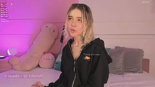 Unleash your urge for fetish cams livestreamers with our pick of steaming hot models, versed in the art of seduction and indulgence.