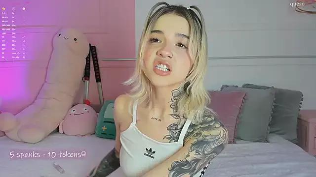 Unleash your urge for fetish cams livestreamers with our pick of steaming hot models, versed in the art of seduction and indulgence.