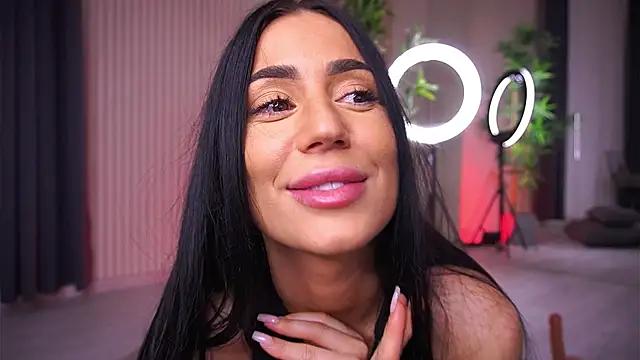 Unleash your urge for fetish cams livestreamers with our pick of steaming hot models, versed in the art of seduction and indulgence.