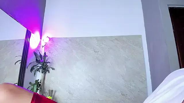 Unleash your urge for fetish cams livestreamers with our pick of steaming hot models, versed in the art of seduction and indulgence.