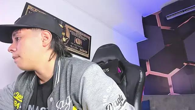 Unleash your urge for fetish cams livestreamers with our pick of steaming hot models, versed in the art of seduction and indulgence.