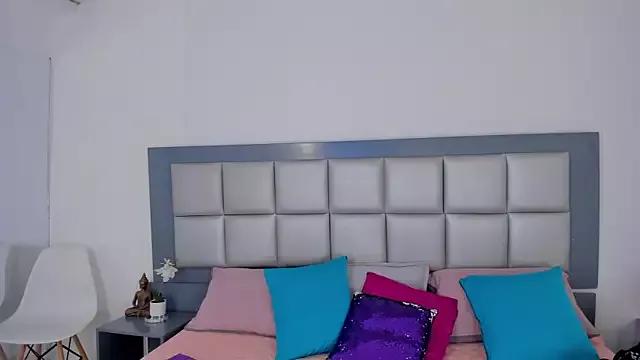 Unleash your urge for fetish cams livestreamers with our pick of steaming hot models, versed in the art of seduction and indulgence.
