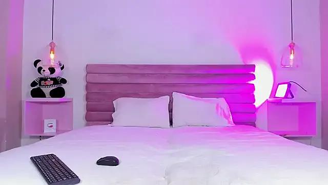 Unleash your urge for fetish cams livestreamers with our pick of steaming hot models, versed in the art of seduction and indulgence.