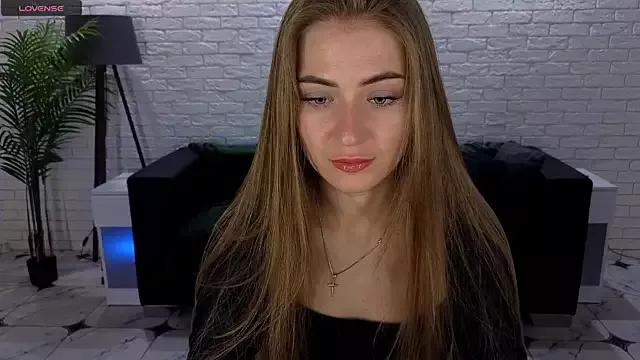Adelyna_Bird from StripChat is Freechat