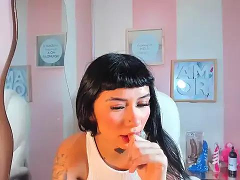 Unleash your urge for fetish cams livestreamers with our pick of steaming hot models, versed in the art of seduction and indulgence.