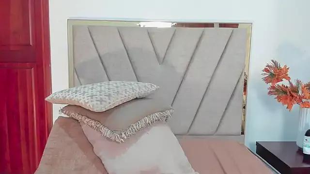 Unleash your urge for fetish cams livestreamers with our pick of steaming hot models, versed in the art of seduction and indulgence.