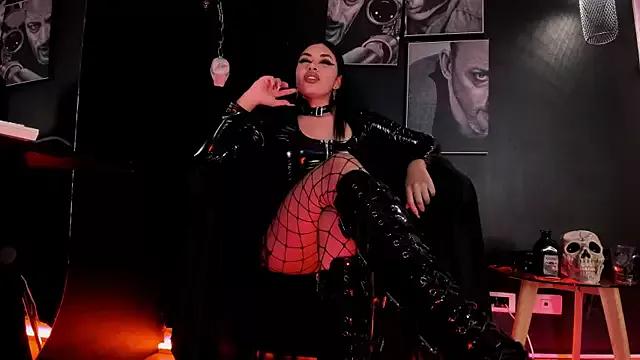 Unleash your urge for fetish cams livestreamers with our pick of steaming hot models, versed in the art of seduction and indulgence.