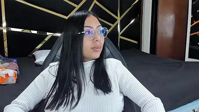 AlanaPetterson from StripChat is Freechat
