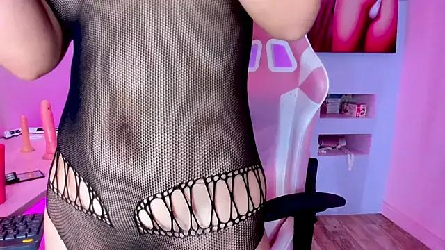 AlannaBaker from StripChat is Freechat