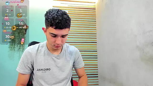 alejo-gray from StripChat is Freechat