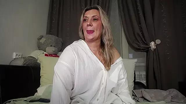 Unleash your urge for fetish cams livestreamers with our pick of steaming hot models, versed in the art of seduction and indulgence.