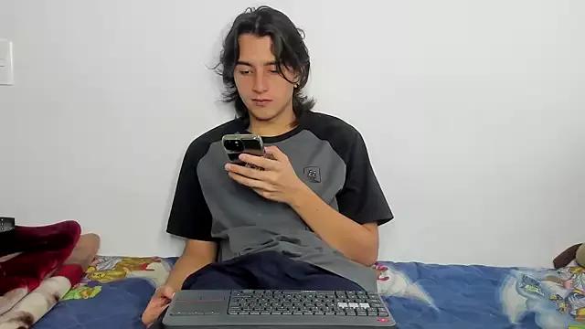 alex_connorr from StripChat is Freechat