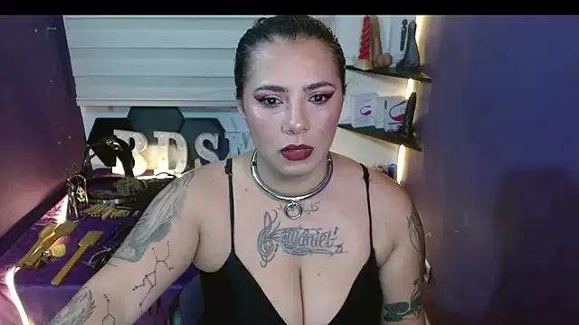 Unleash your urge for fetish cams livestreamers with our pick of steaming hot models, versed in the art of seduction and indulgence.