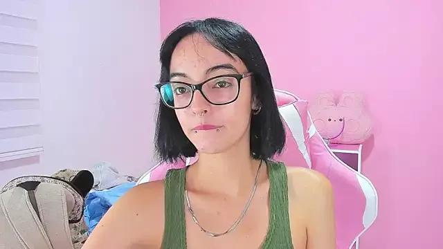 alexaa_fox from StripChat is Freechat