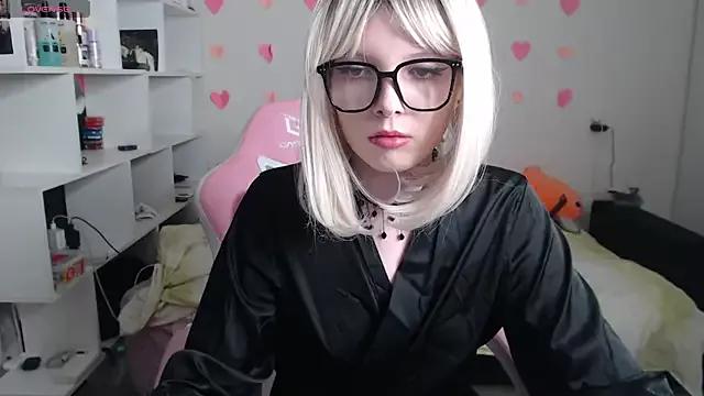 Unleash your urge for fetish cams livestreamers with our pick of steaming hot models, versed in the art of seduction and indulgence.