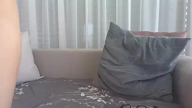 AlexiMilf from StripChat is Freechat